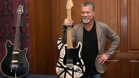 Eddie Van Halen дарит 75 гитар благотворительному фонду
