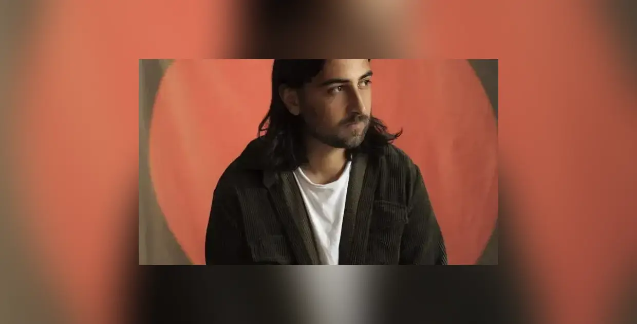 Noah Kahan critica a Trump por usar su música