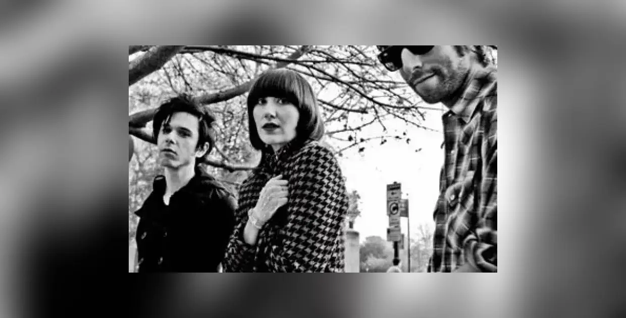 Yeah Yeah Yeahs lanzan álbum en vivo y cortometraje